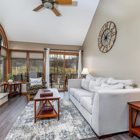 Cozy At Creekwood Getaway Villa