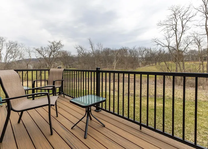 Cozy At Creekwood Getaway